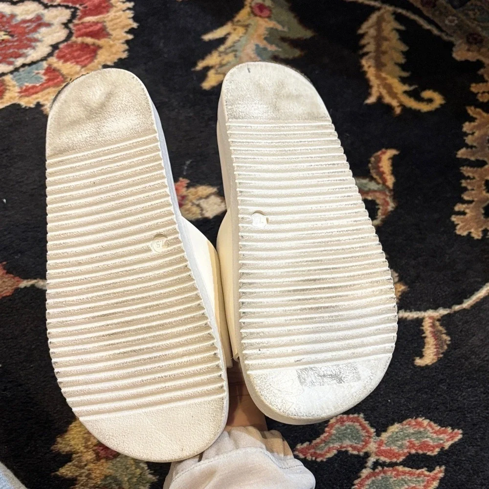Steve Madden Women's Ivory Slide Sandals with Gold buckle Accent size 7.5